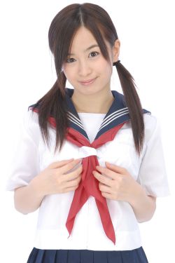 宝宝边吃奶边睡觉